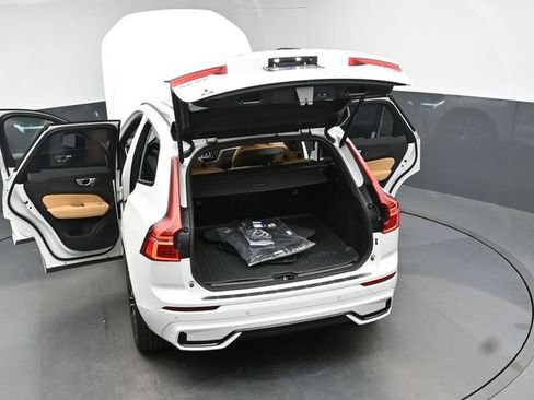 Used 2024 Volvo XC60 B5 Ultimate w/ Protection Package Premier AWD/4WD image 52