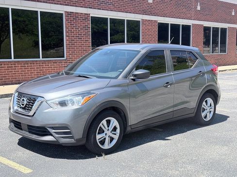 Used 2020 Nissan Kicks S FWD image 1