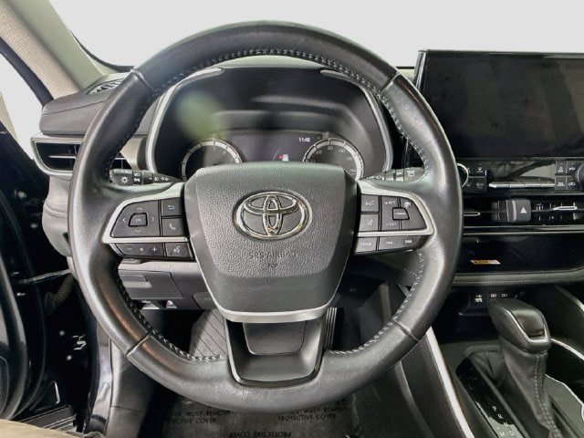 Used 2023 Toyota Highlander XLE FWD image 11