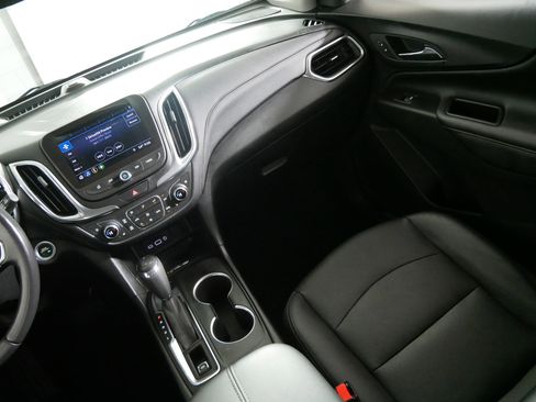 Used 2020 Chevrolet Equinox Premier AWD/4WD image 11