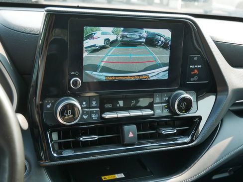 Used 2023 Toyota Highlander XSE AWD/4WD image 18