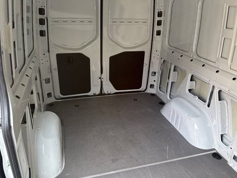 Used 2025 Mercedes-Benz Sprinter 2500 image 19