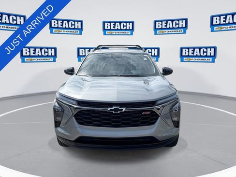 Used 2025 Chevrolet Trax RS w/ Driver Confidence Package FWD image 3