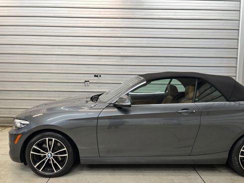 Used 2020 BMW 230i xDrive Convertible w/ Premium Package AWD/4WD image 3