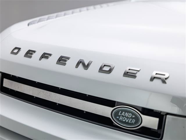 Used 2023 Land Rover Defender 110 S AWD/4WD image 10