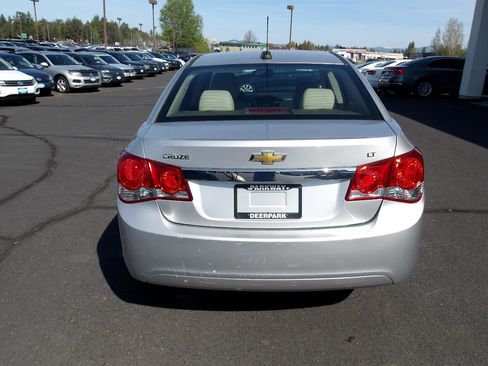 Used 2015 Chevrolet Cruze LT image 4