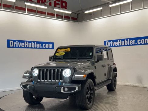 Used 2022 Jeep Wrangler Unlimited Sahara w/ Cold Weather Group AWD/4WD image 6