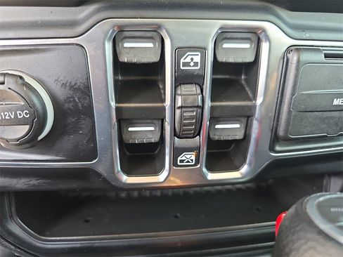 Used 2023 Jeep Wrangler Sport S image 29