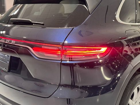 Used 2023 Porsche Cayenne Base image 13