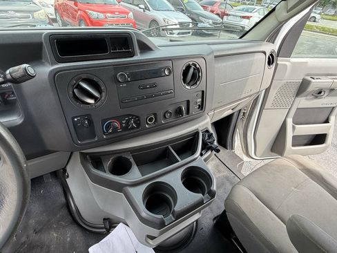 Used 2011 Ford E-250 and Econoline 250 w/ PWR Group RWD image 10