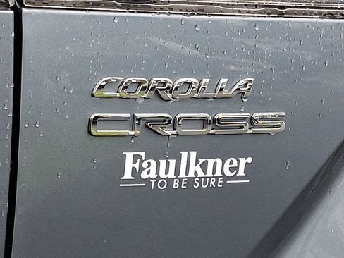 Used 2024 Toyota Corolla Cross XLE image 30