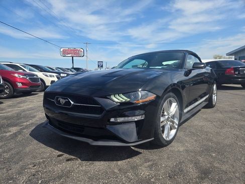 Used 2018 Ford Mustang Premium w/ Equipment Group 201A RWD image 3
