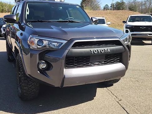 Used 2022 Toyota 4Runner SR5 Premium w/ Moonroof Package image 2