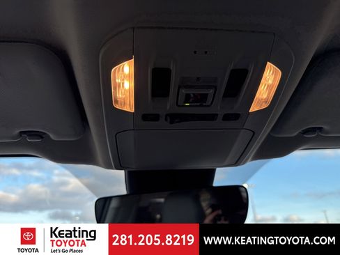 Used 2021 Toyota Highlander XLE image 20