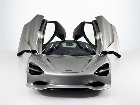 Used 2025 McLaren 750S RWD image 21