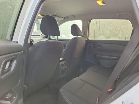 Used 2025 Nissan Rogue S FWD image 7