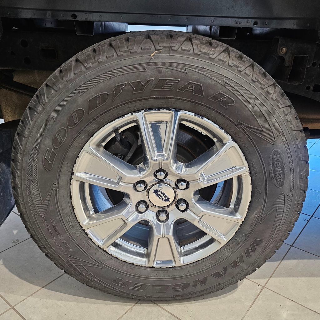 Used 2017 Ford F150 XLT w/ Equipment Group 302A Luxury AWD/4WD image 11