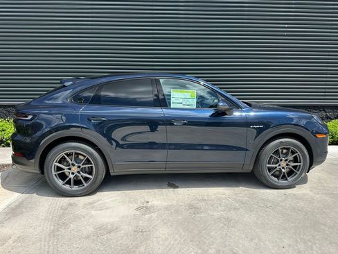 Used 2025 Porsche Cayenne E-Hybrid Coupe image 8