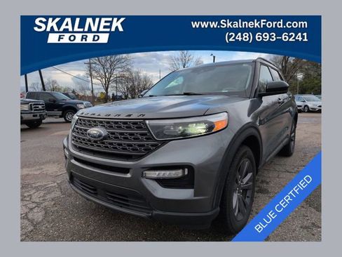 Certified 2024 Ford Explorer XLT w/ Equipment Group 202A AWD/4WD image 1