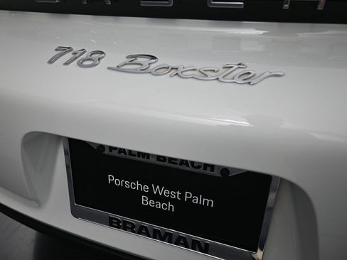 Used 2018 Porsche 718 Boxster image 25