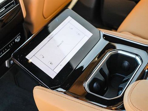 New 2023 Jeep Grand Wagoneer Series III image 24