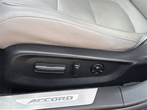 Used 2018 Honda Accord Touring image 20