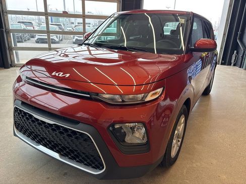 Used 2022 Kia Soul LX w/ Technology Package image 5
