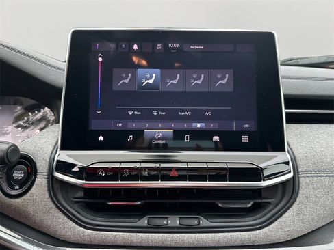 Used 2024 Jeep Compass Latitude image 22