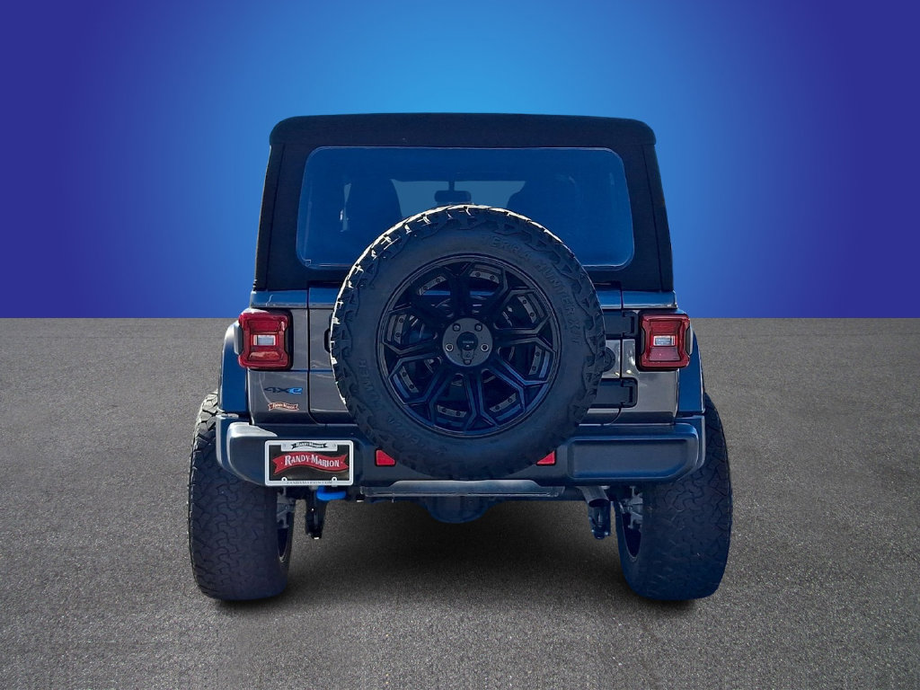 Used 2022 Jeep Wrangler Unlimited Sahara w/ Cold Weather Group AWD/4WD image 5