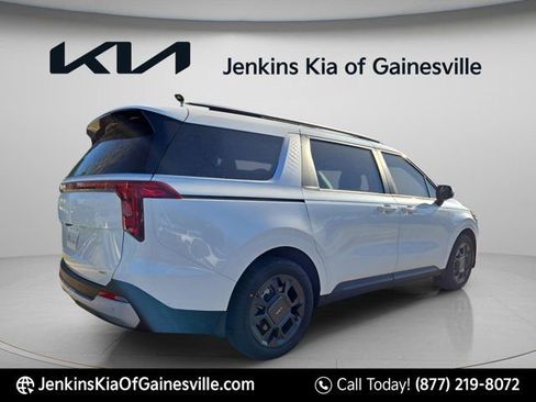 New 2026 Kia Carnival EX FWD image 5