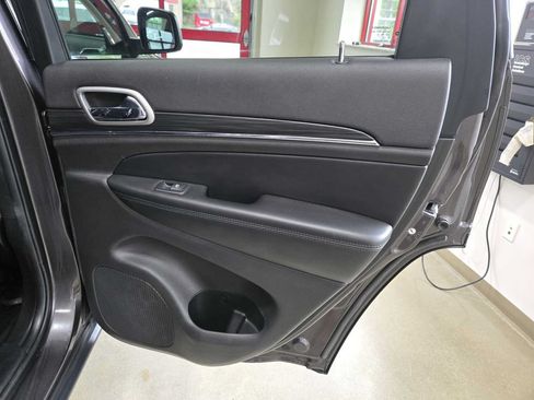 Used 2019 Jeep Grand Cherokee Limited AWD/4WD image 28