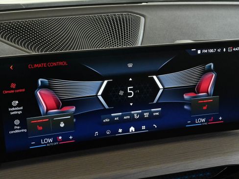 Used 2025 BMW 430i Coupe w/ M Sport Package RWD image 18