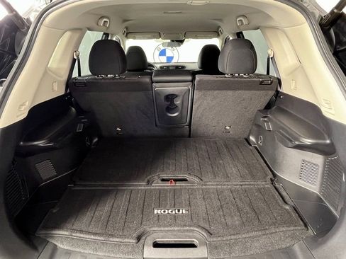 Used 2020 Nissan Rogue SV image 18