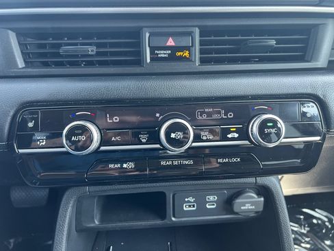 Certified 2025 Honda Pilot Touring image 18
