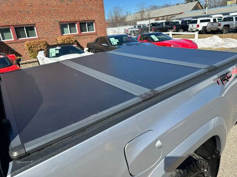 Used 2016 Toyota Tacoma TRD Sport w/ Exterior Package image 31