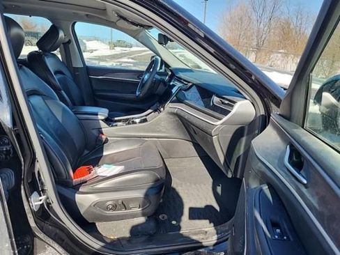 Used 2022 Jeep Grand Cherokee Limited 4xe w/ Luxury Tech Group II image 17