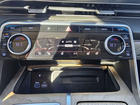 Used 2024 Genesis GV80 3.5T w/ Prestige Package image 29