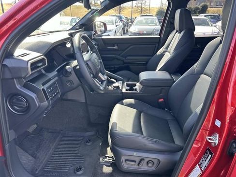 Used 2025 Toyota 4Runner Limited w/ Tow Technology Package image 22