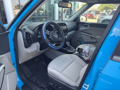 Used 2023 Kia Soul EX FWD image 7