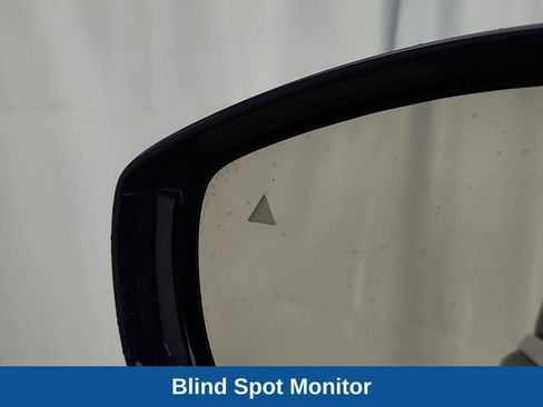 Used 2018 Chrysler Pacifica Touring-L Plus FWD image 11