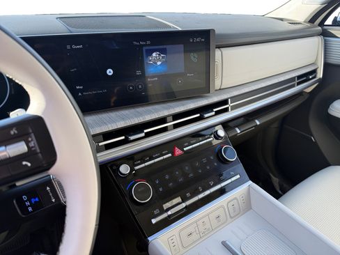 Used 2025 Hyundai Santa Fe Calligraphy image 12