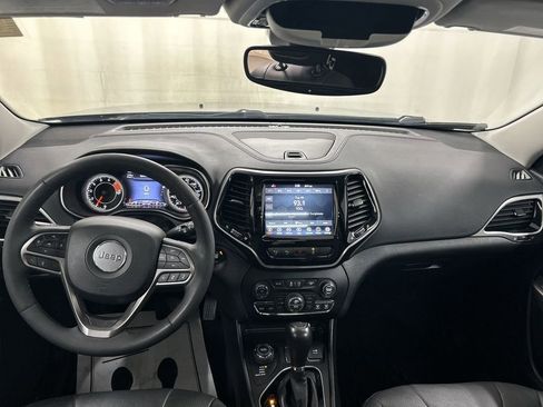 Certified 2021 Jeep Cherokee Limited w/ Mopar Interior Package AWD/4WD image 18