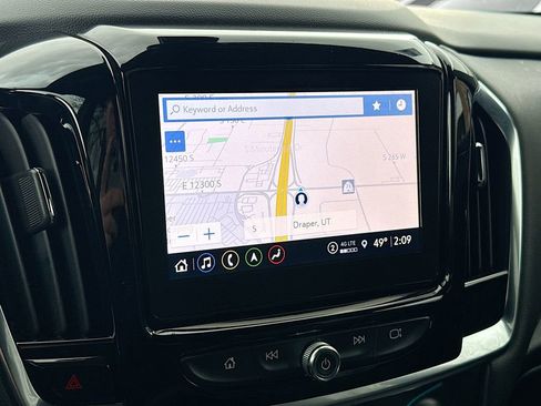 Used 2023 Chevrolet Traverse RS image 13