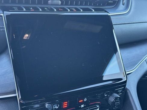 New 2025 Jeep Grand Cherokee Limited image 25