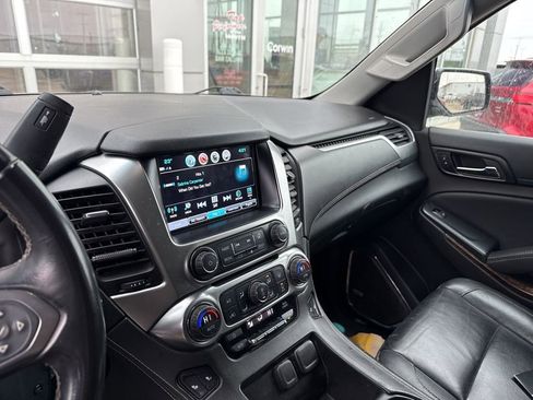 Used 2017 Chevrolet Suburban LT image 14