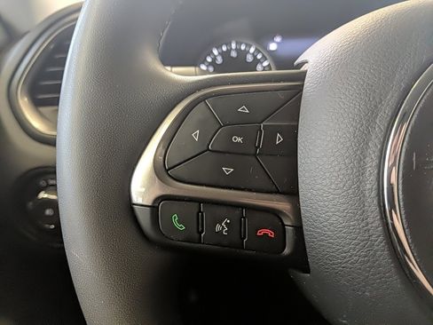 Used 2022 Jeep Renegade Latitude image 17