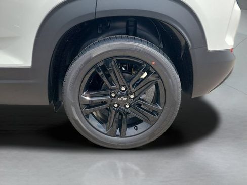 New 2026 Chevrolet TrailBlazer LT w/ Midnight Edition FWD image 33
