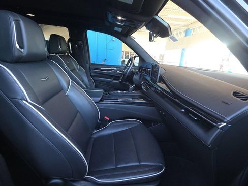 Used 2021 Cadillac Escalade Sport w/ Driver Assist Tech Package image 8