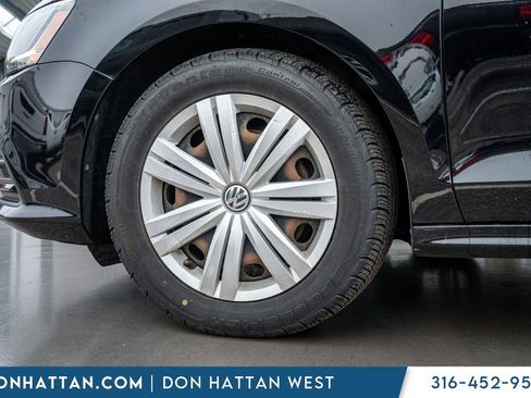 Used 2017 Volkswagen Jetta S image 32