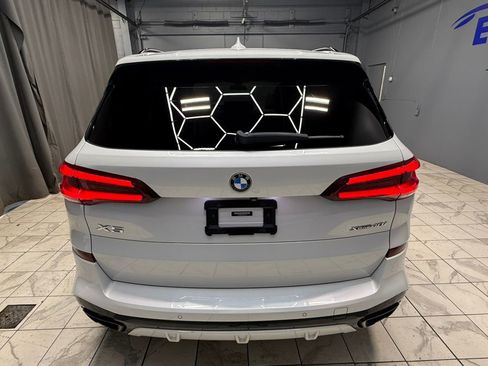 Used 2021 BMW X5 xDrive40i w/ M Sport Package AWD/4WD image 7